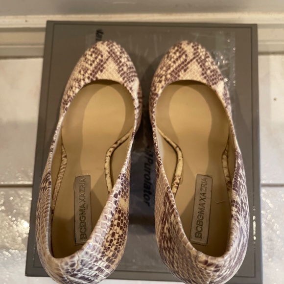 BCBG Max Azria Pamela Pumps Size 6.5 - Picture 6 of 6